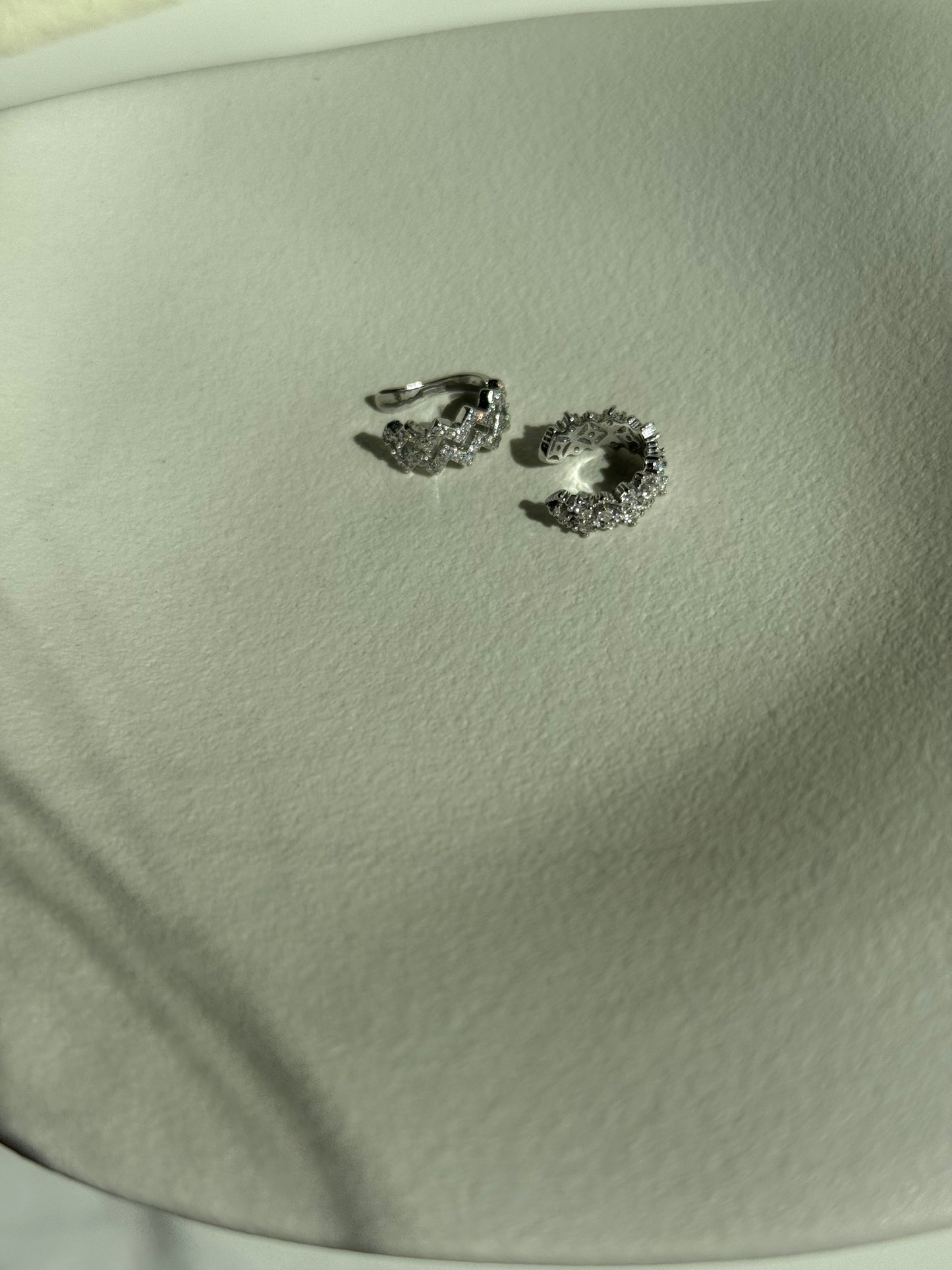 Silver shine Earcuff
