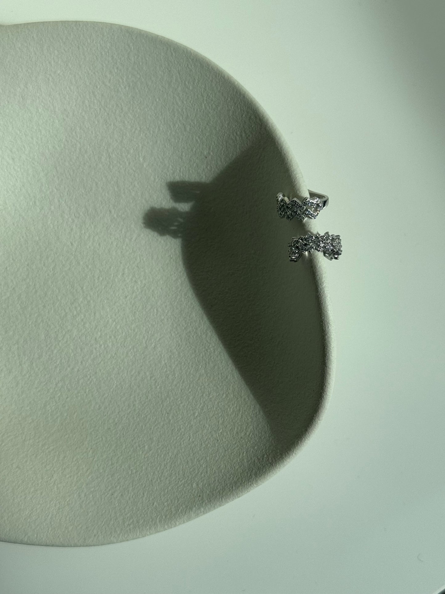 Silver shine Earcuff
