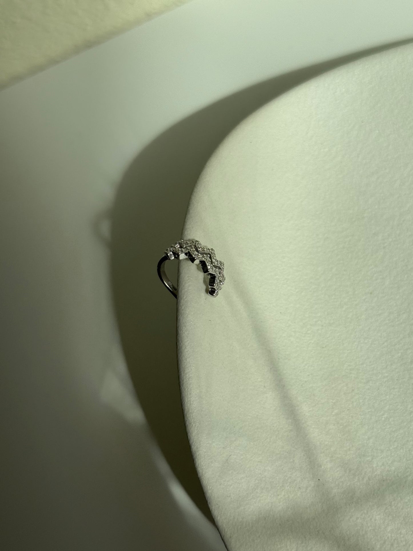 Silver shine Earcuff