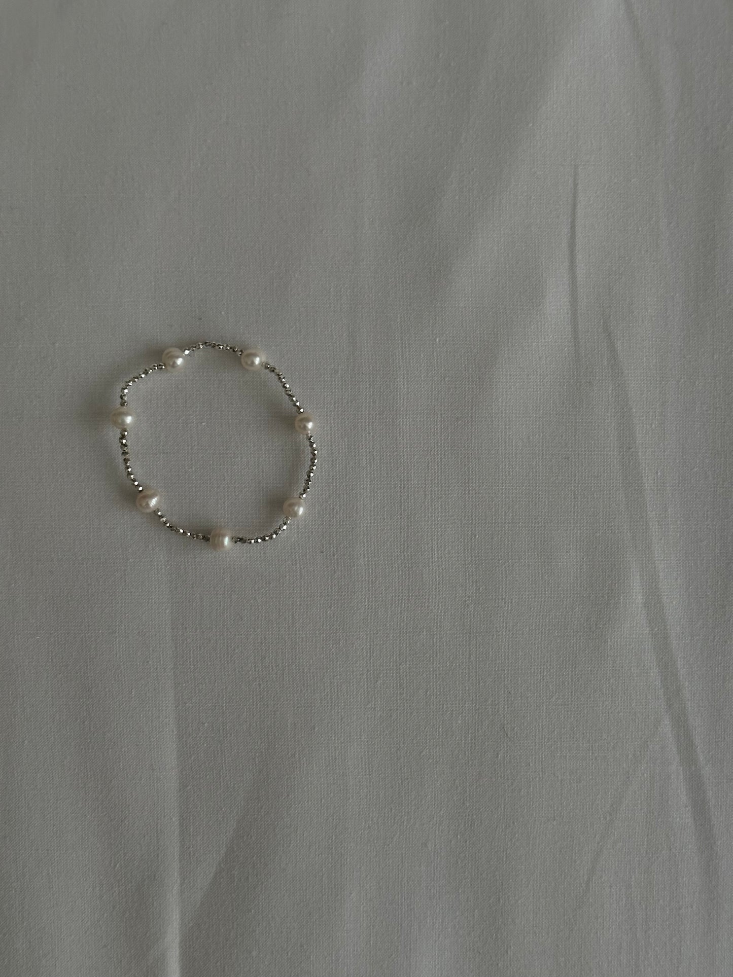 Bracciale ematite e perle