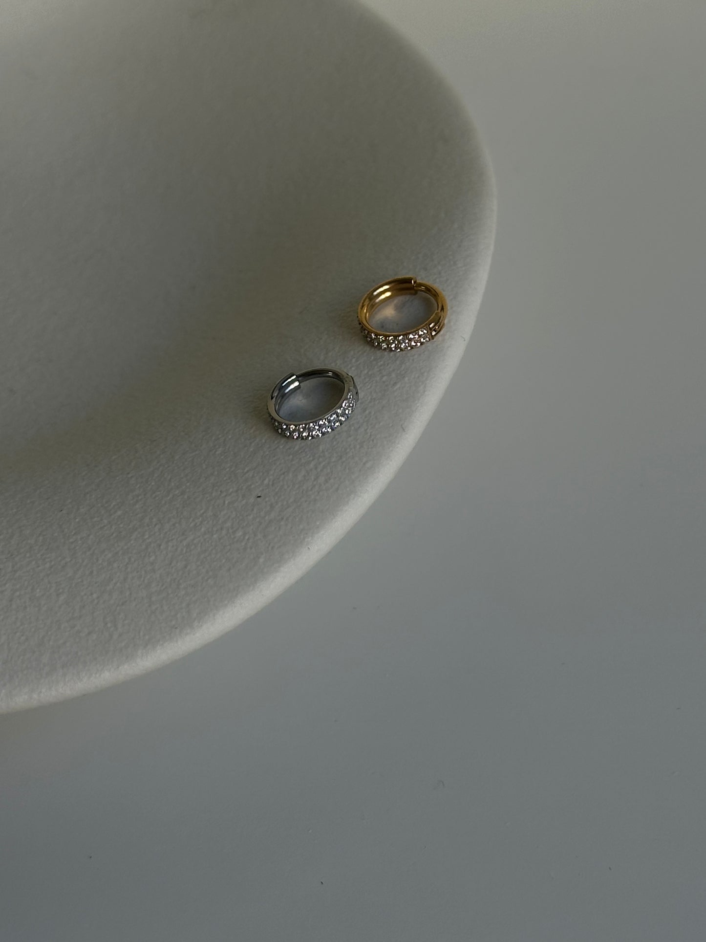 Piercing hoop doppia fascia zirconi