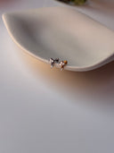 Piercing labret trifoglio con zircone pendente
