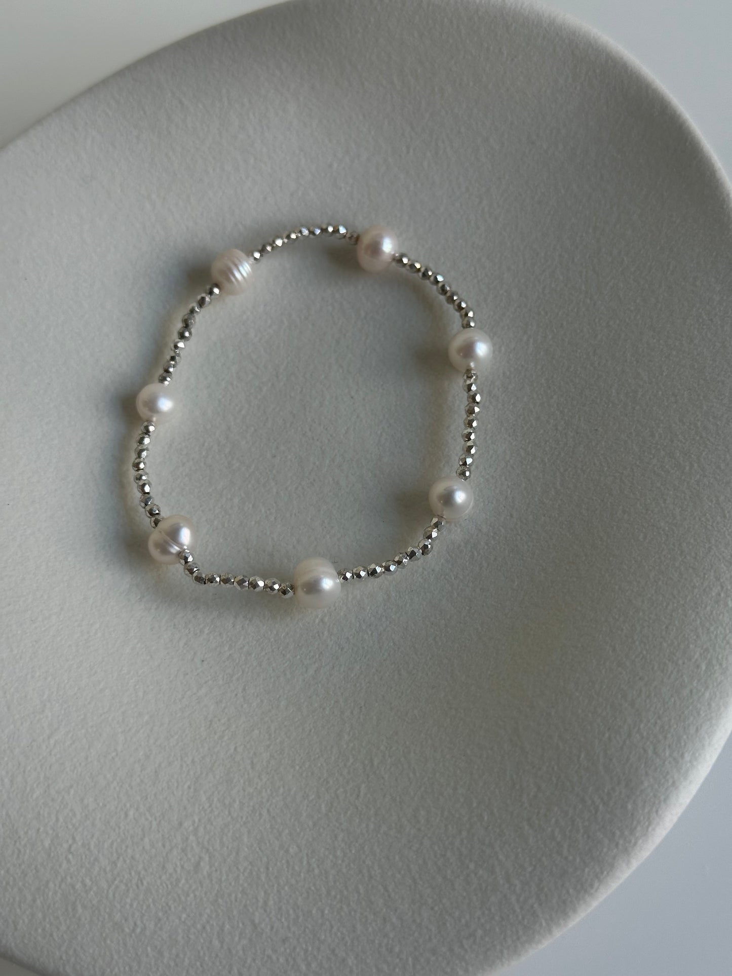 Bracciale ematite e perle